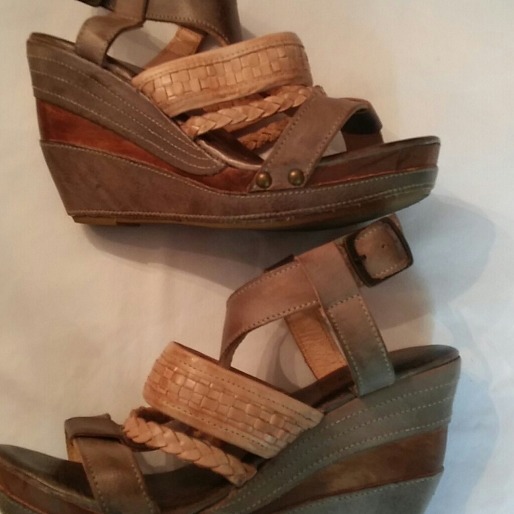 Shoes - Picture 3 of 3